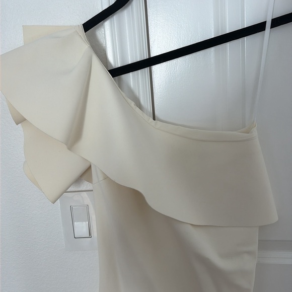 Chiara Boni one shoulder evening dress - Picture 2 of 8